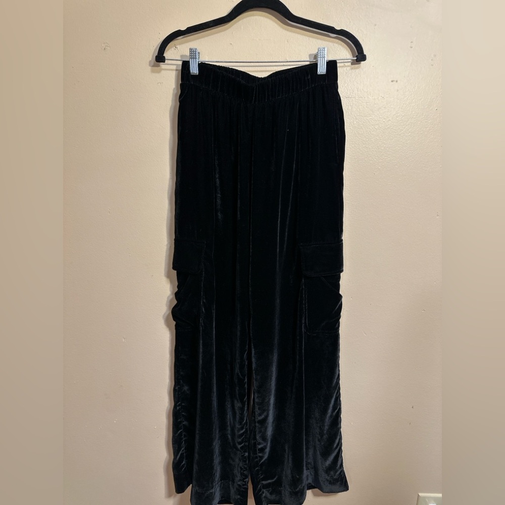Universal Thread Black Velvet Wide Leg Pants, Elastic Waist, XS